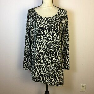 Travel Smith Tunic Top Shirt Sz L Womans Black White Knit Uneven Hem Long Sleeve